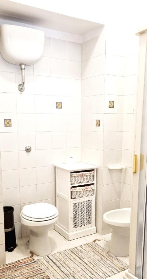 The Queen Bed & Breakfast Наполи Екстериор снимка
