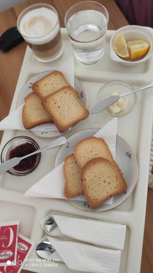 The Queen Bed & Breakfast Наполи Екстериор снимка